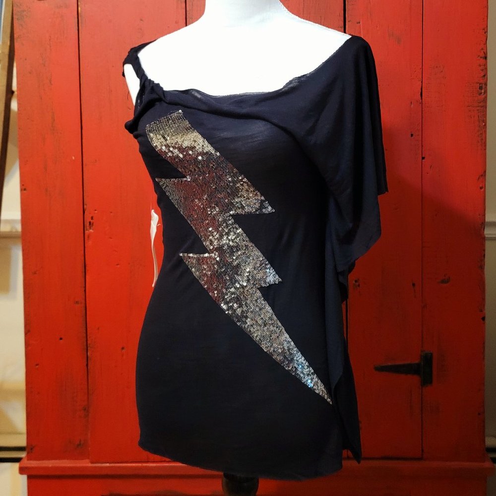 32 Flavors by ...YFB. Black w/ twist shoulder top. Small